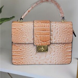 Chic Crocodile-Embossed Peach Satchel